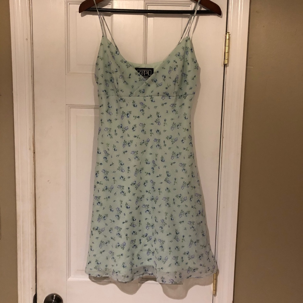 Women’s dress